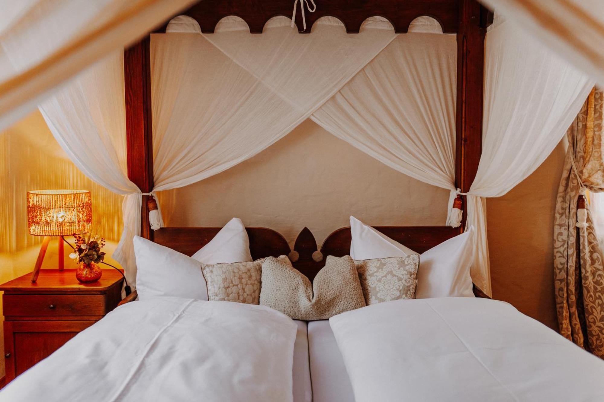Rittergut Positz Hotel Oppurg ภายนอก รูปภาพ
